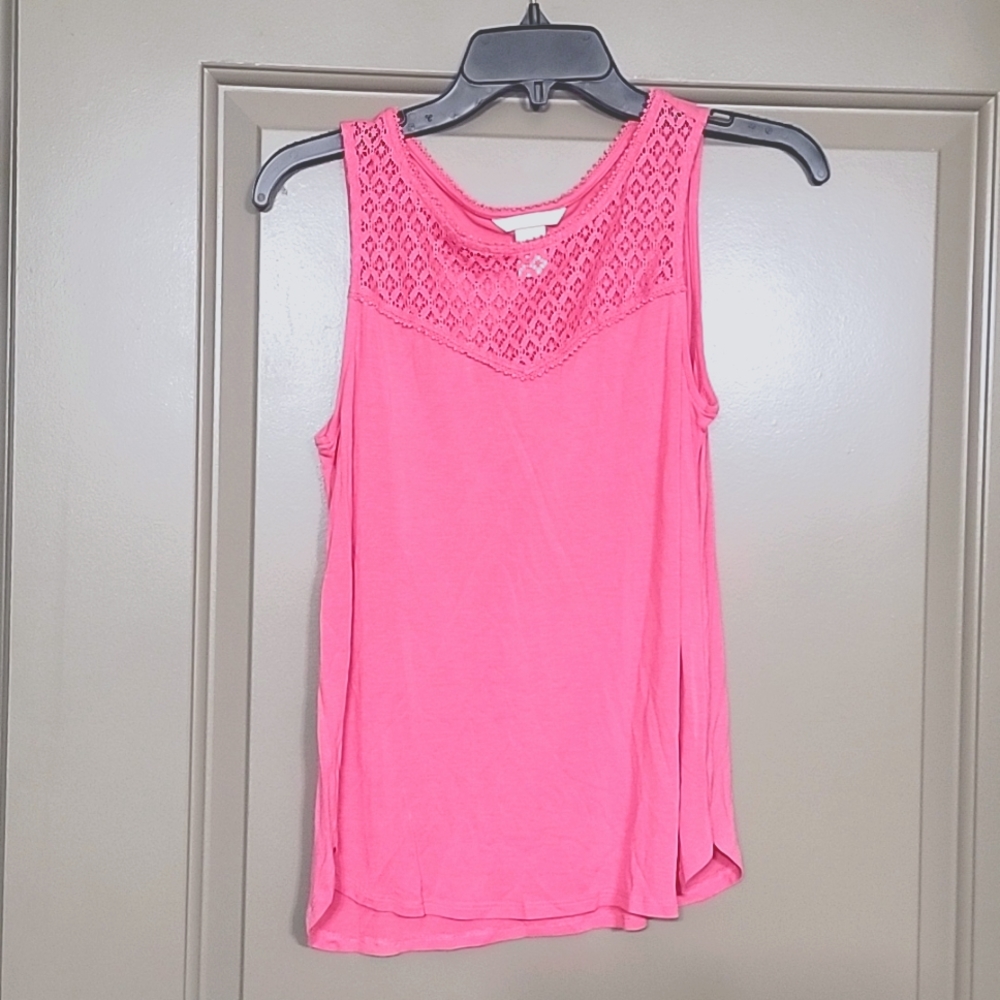 Bright pink dressy crochet tank top 💖